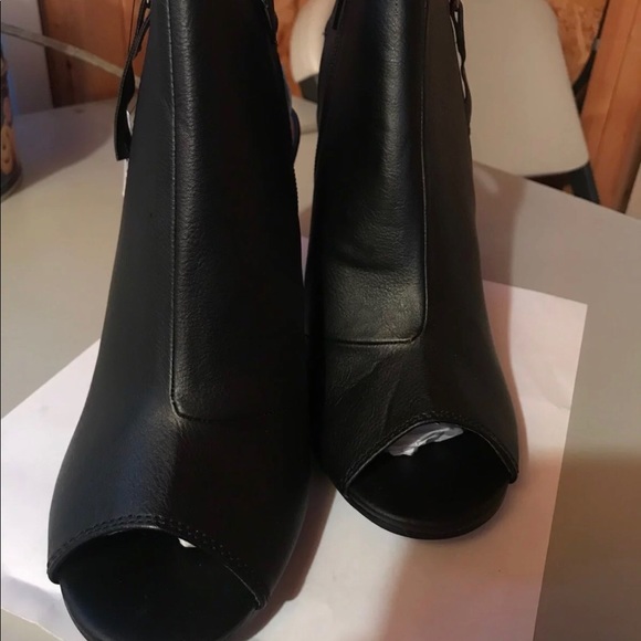 Black open toe genuine leather boots - Picture 2 of 7